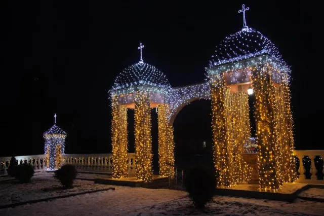 У селі під Тернополем засяяла Матір Божа — фото 1