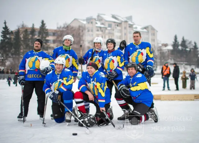 У Тернополі вдруге пройшов всеукраїнський чемпіонат із хокею під відкритим небом «Ternopil Hockey Classic» — фото 2