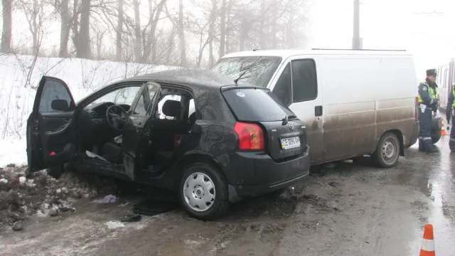 ДТП за участю буса та іномарки (Відео) — фото 1