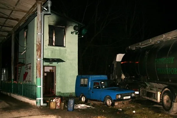 Пожежа в приміщенні охорони підприємства (Відео) — фото 1