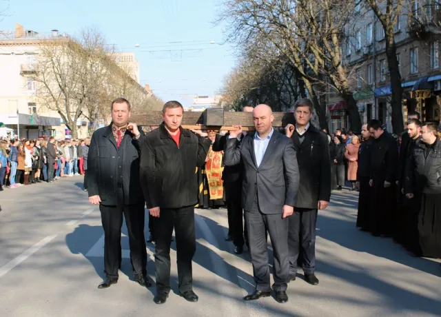 У Тернополі відбулася щорічна Хресна дорога (Відео) — фото 1
