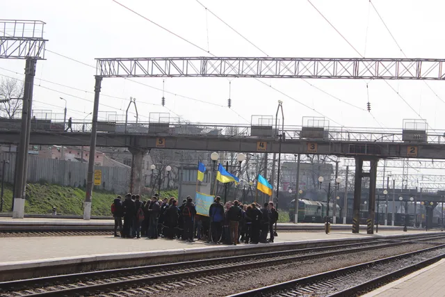 У Тернополі квітами та музикою зустріли студентку з Криму (Фоторепортаж) + (Відео) — фото 9
