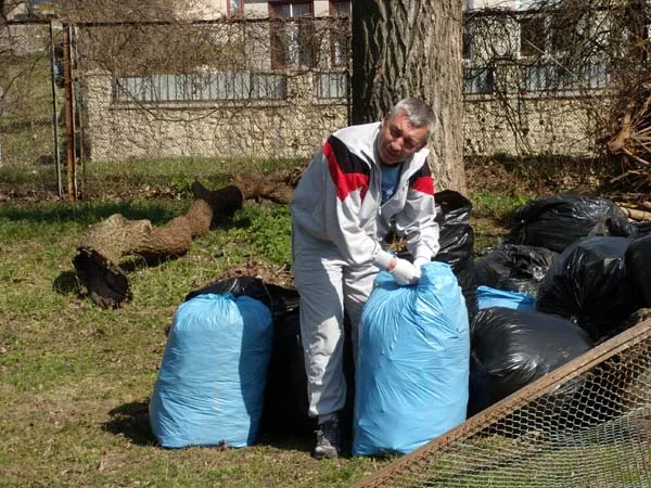 Весняну толоку провели працівники управління з питань фізичної культури і спорту — фото 1