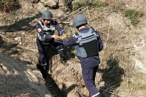 Тернопільські піротехніки підірвали 196 вибухонебезпечних предметів (Фото) + (Відео) — фото 2