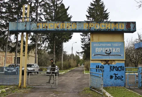 В Тернополі «бандерівці» проходять курс молодого бійця (Фоторепортаж) — фото 1