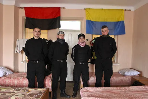 В Тернополі «бандерівці» проходять курс молодого бійця (Фоторепортаж) — фото 2