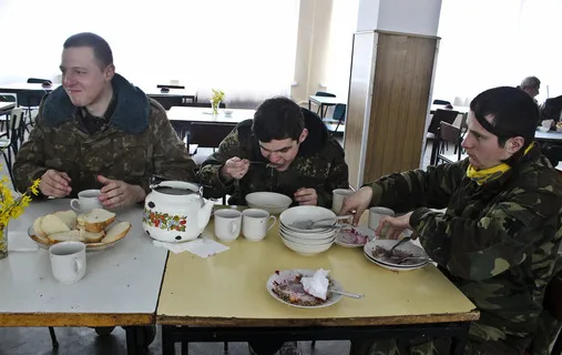 В Тернополі «бандерівці» проходять курс молодого бійця (Фоторепортаж) — фото 8