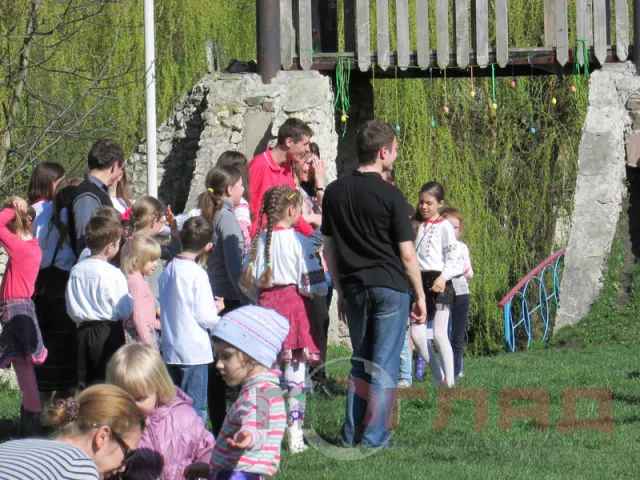 На обливний понеділок в парку «Топільче» відбулися ігри забави (Фоторепортаж) + (Відео) — фото 2