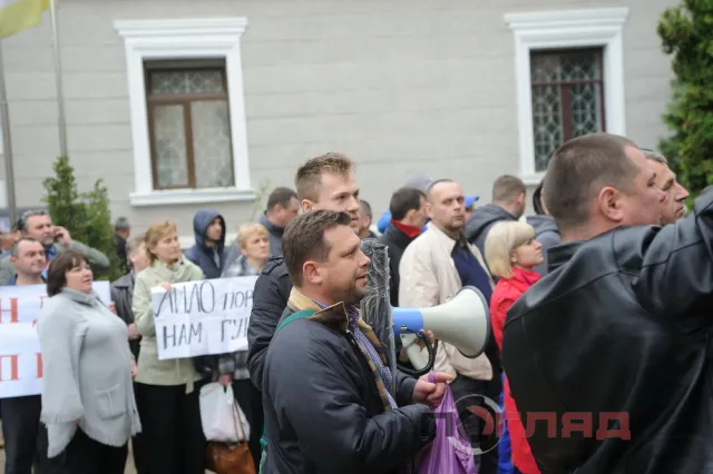В Тернополі штурмували міську раду (Фоторепортаж) — фото 6
