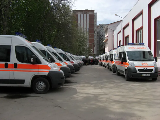 Тернопільська область отримала 32 автомобілі швидкої медичної допомоги (Фото) — фото 2