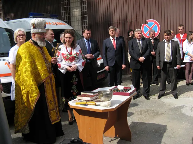 Тернопільська область отримала 32 автомобілі швидкої медичної допомоги (Фото) — фото 3