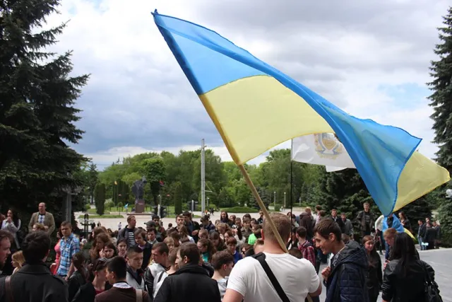 Близько двох тисяч тернополян пройшли центром міста, та співали «Путін - х**ло!» (Фоторепортаж) + (Відео) — фото 1