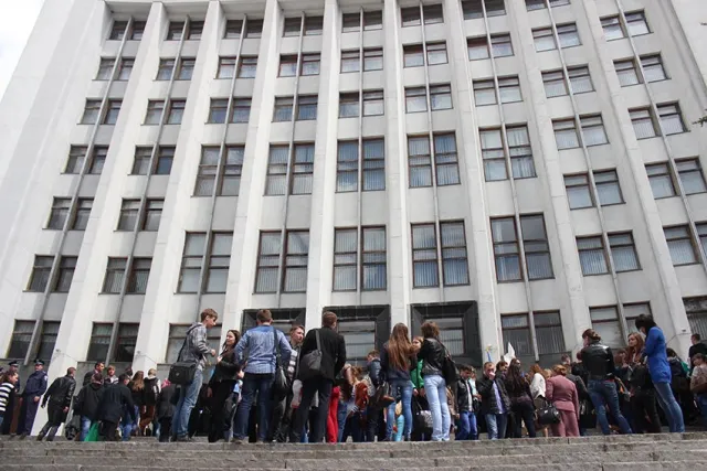 Близько двох тисяч тернополян пройшли центром міста, та співали «Путін - х**ло!» (Фоторепортаж) + (Відео) — фото 4
