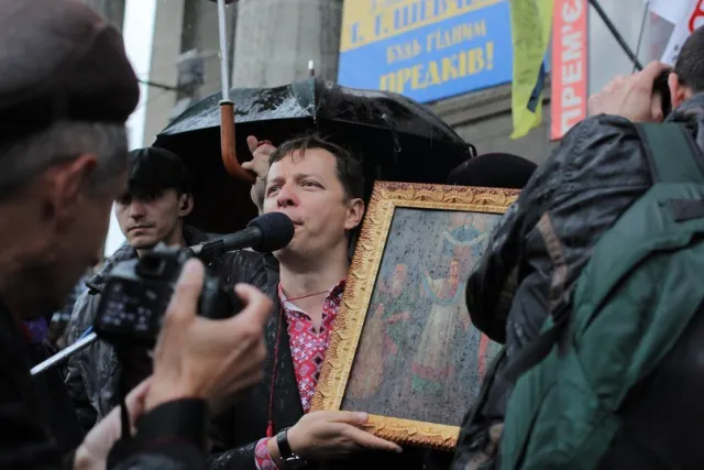 У Тернополі Олега Ляшка взяли у кільце (Фото) + (Відео) — фото 4