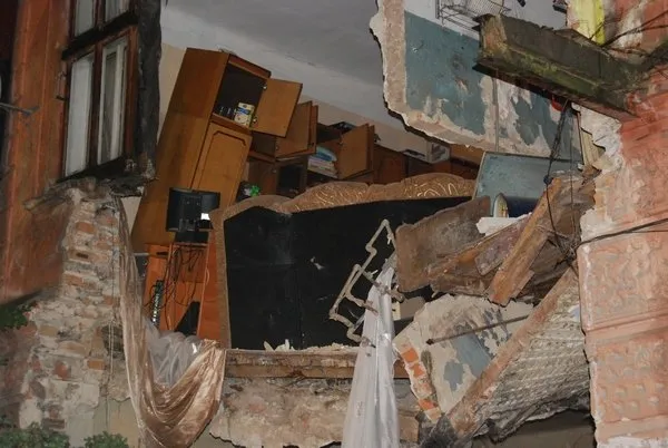 Після зливи, обвалилась частина будинку (Фоторепортаж) + (Відео) — фото 4