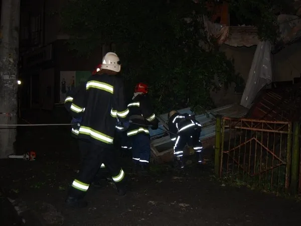 Після зливи, обвалилась частина будинку (Фоторепортаж) + (Відео) — фото 5
