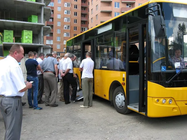 У Тернополі презентували два нові автобуси (Фоторепортаж) — фото 4