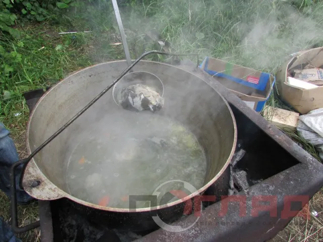 У Тернополі роздали 300 літрів джерельної води, та 1200 тарілок їжі (Фото) + (Відео) — фото 2