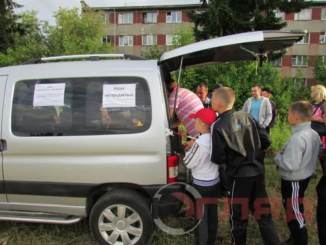 У Тернополі роздали 300 літрів джерельної води, та 1200 тарілок їжі (Фото) + (Відео) — фото 5