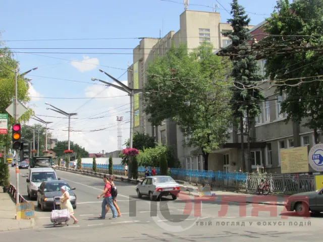 У Тернополі розпочали розмальовування моста біля Технічного університету (Фоторепортаж) — фото 9