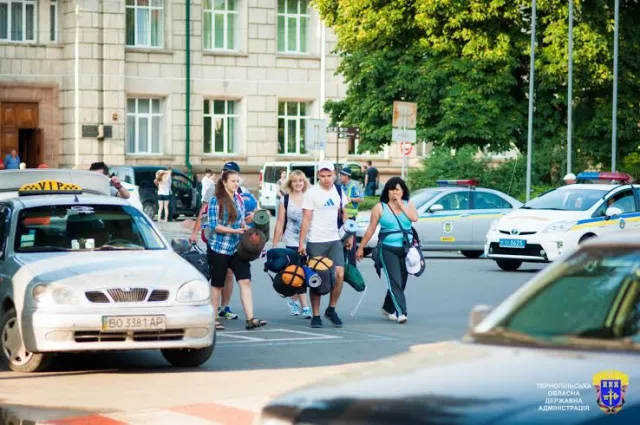 З Тернополя розпочалась піша хода до Зарваниці (Фоторепортаж) + (Відео) — фото 9