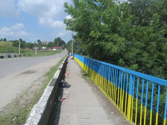 Все більше «патріотичних» мостів з’являється на Тернопільщині (Фото) — фото 1