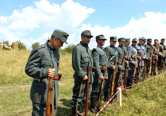 Громадське віче-реквієм з нагоди вшанування полеглих у Першій Світовій війні (Фото) — фото 2