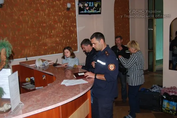 У Тернопіль далі прибувають переселенці зі сходу — фото 1