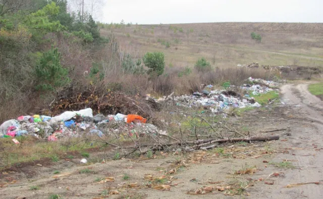 Депутат перетворює заповідник у сміттєзвалище (Фото) — фото 5