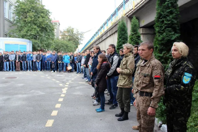 Герої не вмирають! Тернополяни попрощалися із загиблим у зоні АТО Степаном Стефураком (Фото) + (Відео) — фото 2