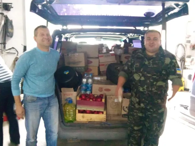 «Автомайдан Тернопіль» в черговий раз зібрали та доставили допомогу бійцям у зону АТО (Фото) — фото 2