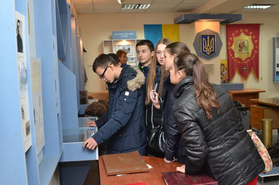 Міліціонери розповіли школярам про свою професію та застерегли від протиправного (Фоторепортаж) + (Відео) — фото 1