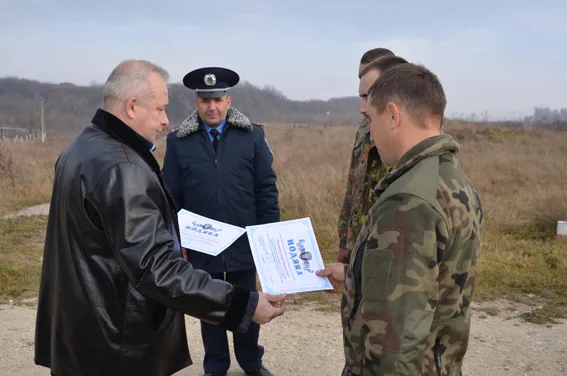 Тернопільським правоохоронцям, які несуть службу на Сході, передадуть бойові спецавтомобілі (Фото) — фото 3