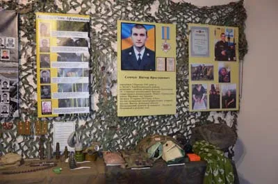 У школі відкрили меморіальну дошку загиблому бійцю АТО — фото 1