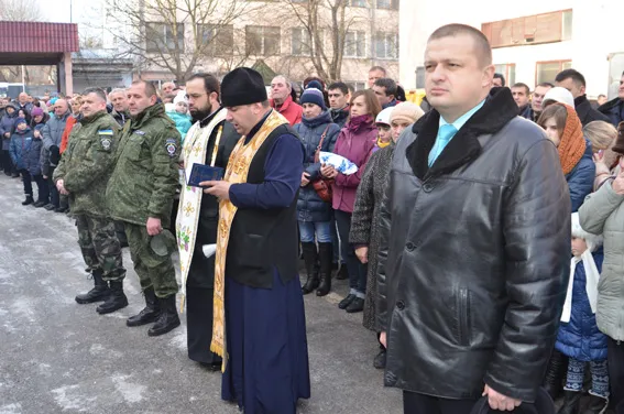 95 добровольців відправились у зону бойових (Фоторепортаж) — фото 1