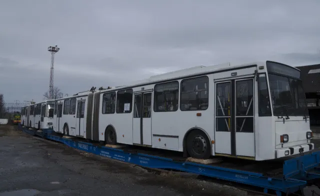 Тернопіль отримав ще два тролейбуси-«гармошки» (Фото) — фото 1