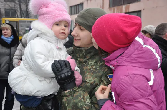 Близько сотні правоохоронців вирушили в зону АТО (Фоторепортаж) — фото 2