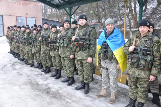 Близько сотні правоохоронців вирушили в зону АТО (Фоторепортаж) — фото 4