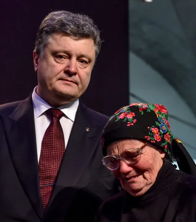 Президент вручив «Золоту Зірку» рідним героїв Небесної сотні з Тернопільщини (фото) — фото 2