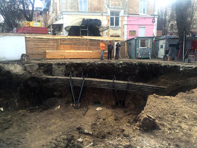 Скандальне будівництво біля вокзалу може залишити все місто без зв’язку? (фото) — фото 3