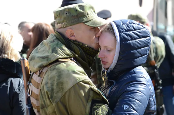 В зону АТО вирушили бійці спецбатальйону «Тернопіль» (фоторепортаж) + (відео) — фото 4