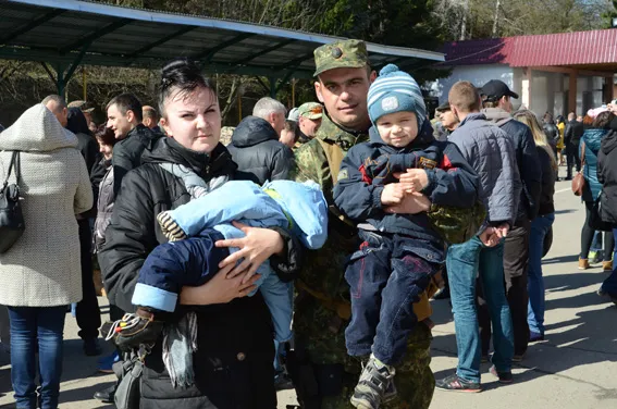 В зону АТО вирушили бійці спецбатальйону «Тернопіль» (фоторепортаж) + (відео) — фото 7