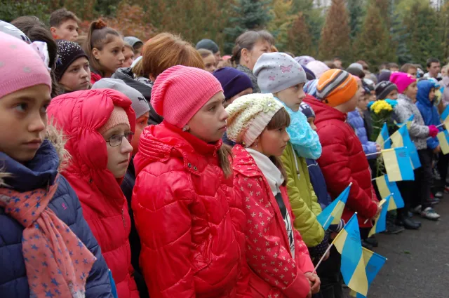 У Тернополі відкрили меморіальну дошку айдарівцю Віктору Гурняку (фото) — фото 6