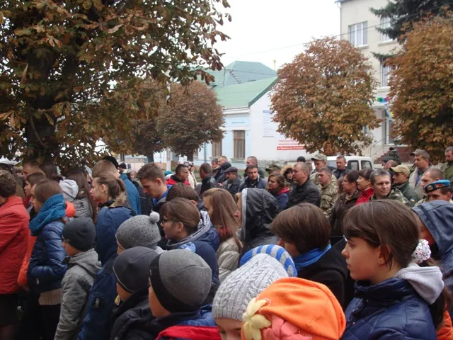 На Тернопільщині встановили меморіальну дошку загиблому в АТО Олександру Черніченку (фото) — фото 3